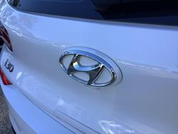 2017 Hyundai
                i30 SR