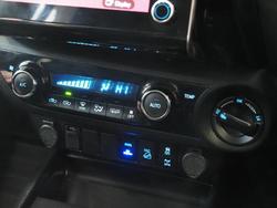 2021 Toyota
Hilux SR5