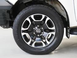 2021 Toyota
Hilux SR5