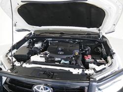2021 Toyota
Hilux SR5