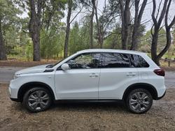 2024 Suzuki
                Vitara 