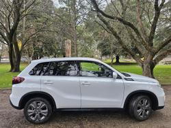 2024 Suzuki
                Vitara 