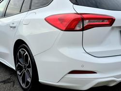 2019 Ford
Focus ST-Line