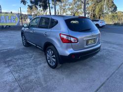 2010 NISSAN
DUALIS Ti (4x2)