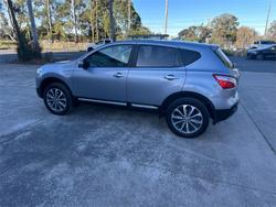 2010 NISSAN
DUALIS Ti (4x2)