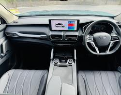 2025 LDV
D90 Executive