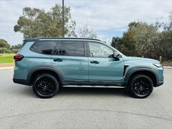 2025 LDV
D90 Executive