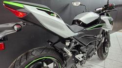 2024 Kawasaki 2024 KAWASAKI Z e-1 ELECTRIC BrightSilver/MatteLime/Ebony