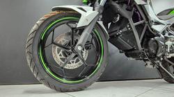 2024 Kawasaki 2024 KAWASAKI Z e-1 ELECTRIC BrightSilver/MatteLime/Ebony