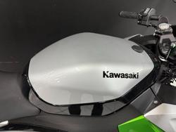 2024 Kawasaki 2024 Kawasaki Ninja e-1 Electric BrightSilver/MatteLime/Ebony
