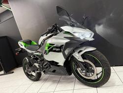 2024 Kawasaki 2024 Kawasaki Ninja e-1 Electric BrightSilver/MatteLime/Ebony