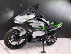 2024 Kawasaki 2024 Kawasaki Ninja e-1 Electric BrightSilver/MatteLime/Ebony