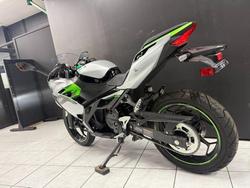 2024 Kawasaki 2024 Kawasaki Ninja e-1 Electric BrightSilver/MatteLime/Ebony