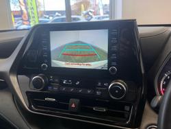 2022 Toyota
                Kluger GX