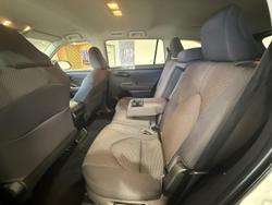 2022 Toyota
                Kluger GX