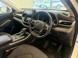 2022 Toyota
                Kluger GX