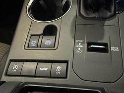 2022 Toyota
                Kluger GX