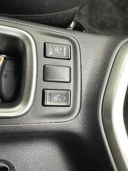 2022 Nissan
                Navara ST-X