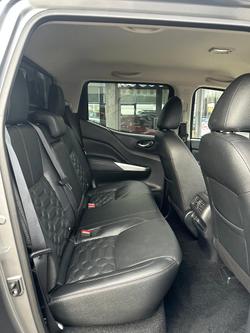 2022 Nissan
                Navara ST-X