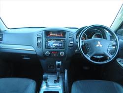 2013 MITSUBISHI
PAJERO VR-X LWB (4x4)