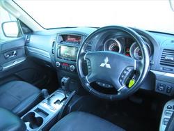 2013 MITSUBISHI
PAJERO VR-X LWB (4x4)