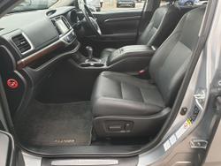 2014 Toyota
Kluger Grande (4x4)