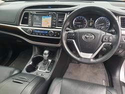 2014 Toyota
Kluger Grande (4x4)