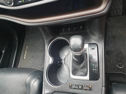 2014 Toyota
Kluger Grande (4x4)