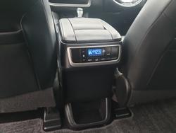 2014 Toyota
Kluger Grande (4x4)