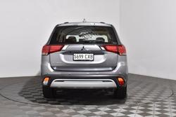 2021 Mitsubishi
Outlander ES