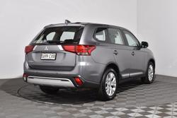 2021 Mitsubishi
Outlander ES