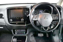 2021 Mitsubishi
Outlander ES