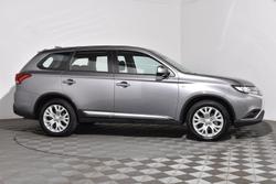 2021 Mitsubishi
Outlander ES