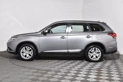 2021 Mitsubishi
Outlander ES