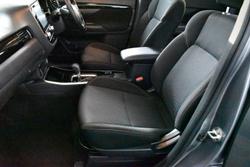 2021 Mitsubishi
Outlander ES