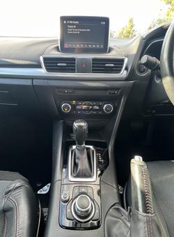 2016 Mazda
3 SP25
