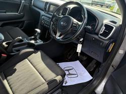 2017 Kia
Sportage Si