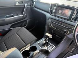 2017 Kia
Sportage Si