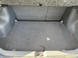 2000 Ford
Laser LXi