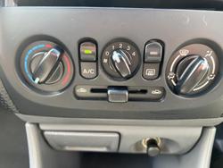 2000 Ford
Laser LXi
