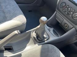 2000 Ford
Laser LXi