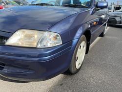 2000 Ford
Laser LXi
