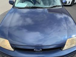 2000 Ford
Laser LXi
