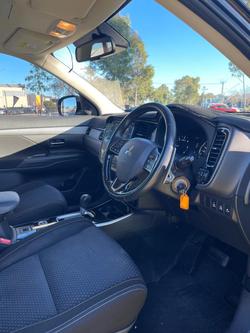 2017 Mitsubishi
Outlander LS Safety Pack
