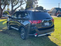 2017 Mitsubishi
Outlander LS Safety Pack
