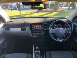 2017 Mitsubishi
Outlander LS Safety Pack