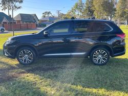 2017 Mitsubishi
Outlander LS Safety Pack