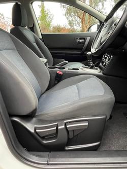 2013 Nissan
Dualis ST