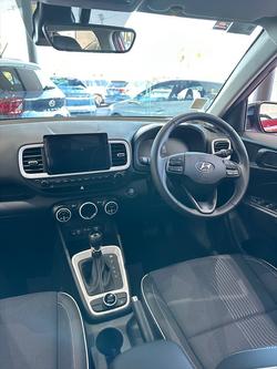 2025 Hyundai Venue Elite QX.V5 MY25 ULTIMATE RED + ABYSS BLACK TTR