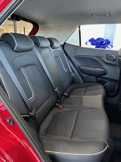 2025 Hyundai Venue Elite QX.V5 MY25 ULTIMATE RED + ABYSS BLACK TTR
